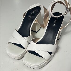 Indigo Rd Sz 8 White Chunky Strappy Square Toe Heeled Shoe